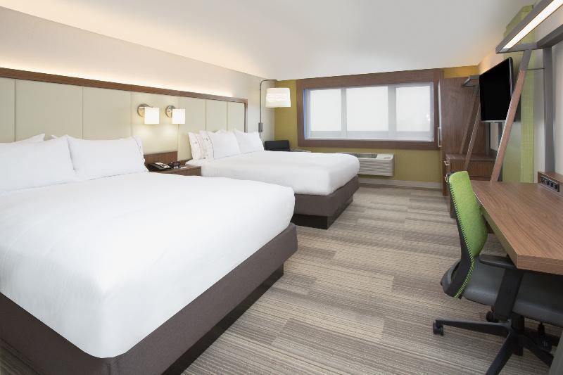 Holiday Inn Express & Suites Wilmington West - Medical Park By Ihg Екстериор снимка